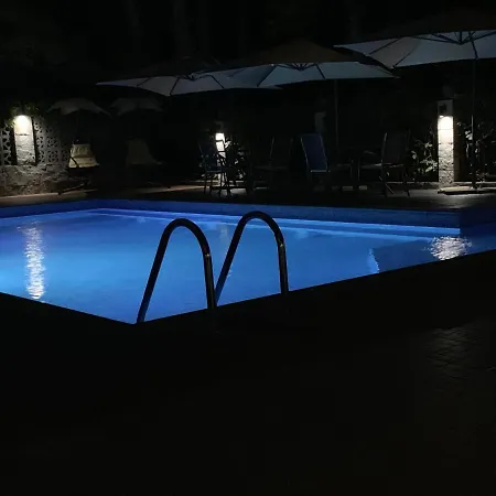 Park And Pool Family * ネセバル